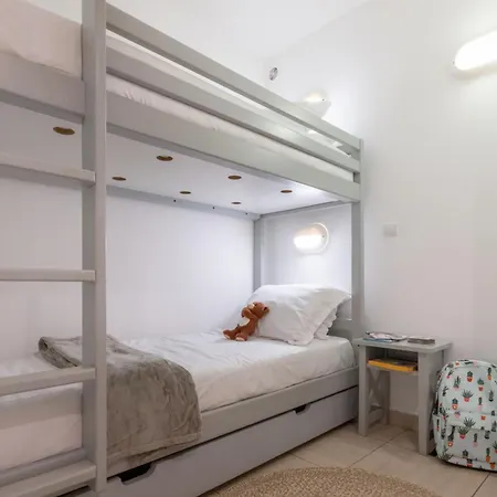 Nemea Le Lido Sur Apartmanhotel