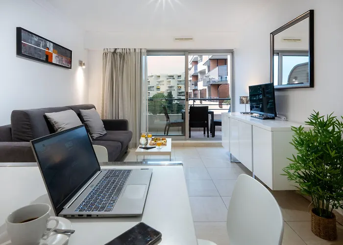 Nemea Le Lido Sur Hotel apartamentowy Cagnes-sur-Mer